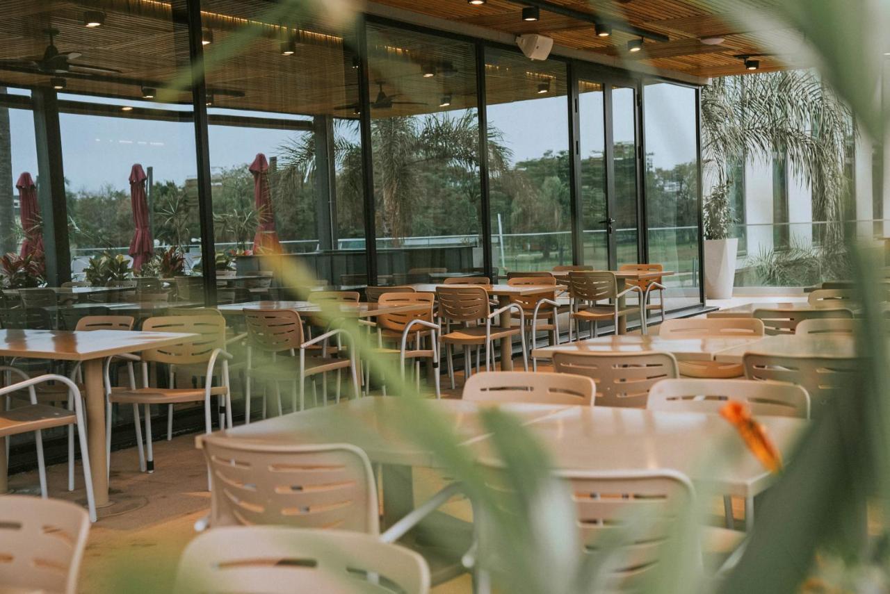 Howard Johnson Plaza La Ribera Resistência Exterior foto